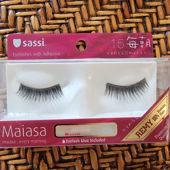 6 pair Remy Eyelashes. - Picture 3 of 5